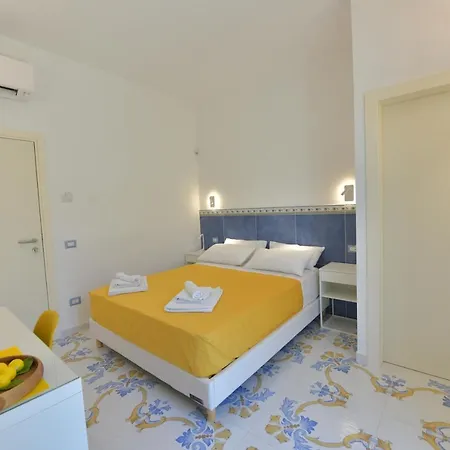 Acquadamare Bed & Breakfast *