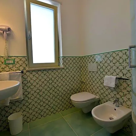 فندق مبيت وإفطار Acquadamare